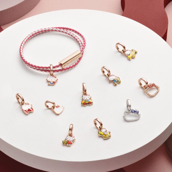 Crudo ハローキティ 925シルバー 輝くメタルチャーム - ブルーリボン